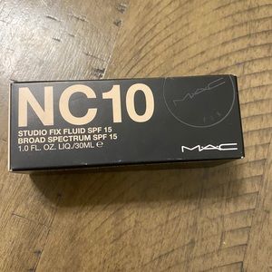 MAC Studio fix fluid